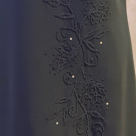 Elegant Black Sleeveless Long Evening Dress Size 10 - Picture 2 of 8